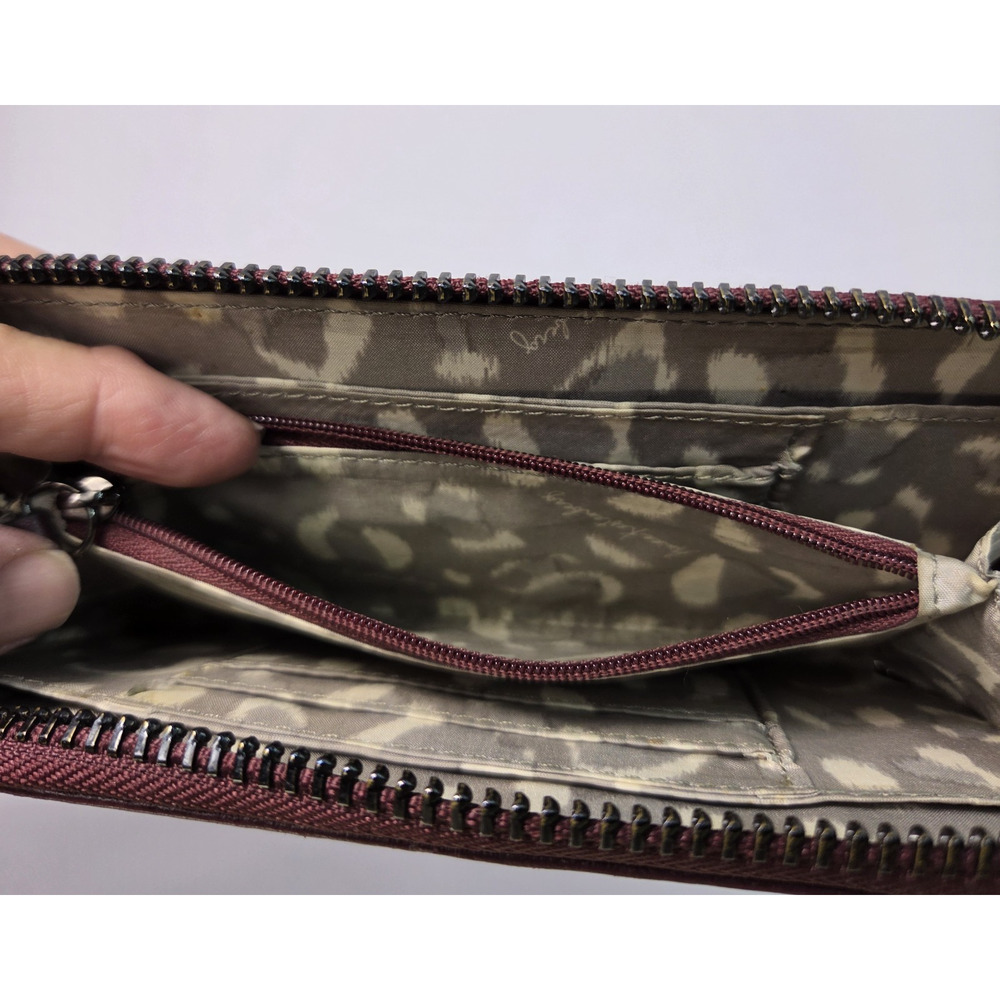 Aimee Kestenberg Leather Burgundy Pebble Zipper Wallet Card Holder Wrist Around - Picture 5 of 8